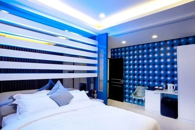 Design Tek Büyük Yataklı Oda