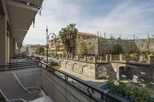 Süit, Balkon