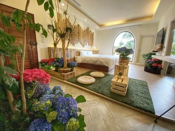 Romantic Büyük Yataklı Tek Kişilik Oda, 1 Yatak Odası, Balkon, Bahçeli