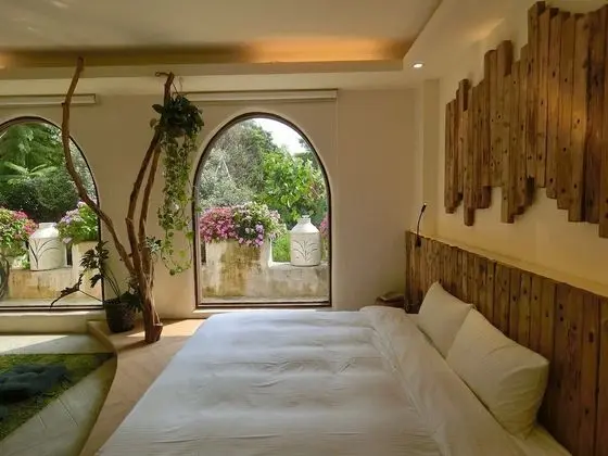Romantic Büyük Yataklı Tek Kişilik Oda, 1 Yatak Odası, Balkon, Bahçeli