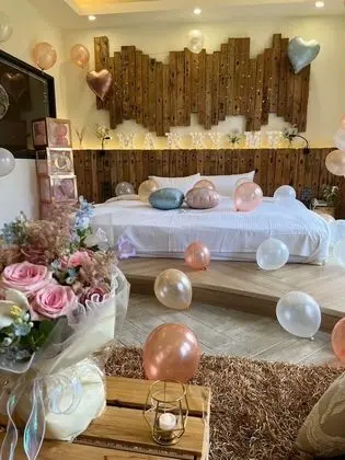 Romantic Büyük Yataklı Tek Kişilik Oda, 1 Yatak Odası, Balkon, Bahçeli