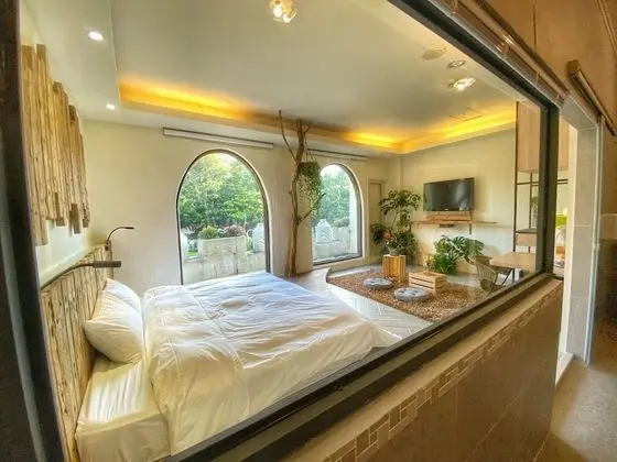 Romantic Büyük Yataklı Tek Kişilik Oda, 1 Yatak Odası, Balkon, Bahçeli