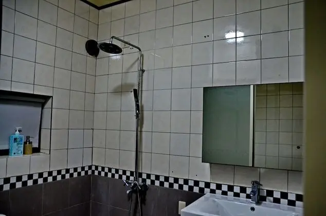 Economy Üç Kişilik Oda, Banyolu/Duşlu