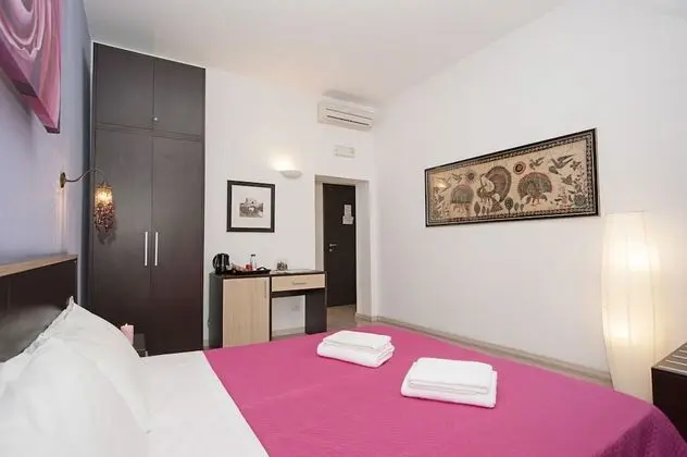 Standard Tek Büyük veya İki Ayrı Yataklı Oda, Banyolu/Duşlu