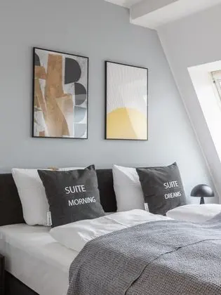 One-bedroom Duplex Suite L with balcony