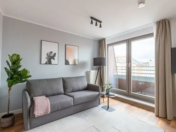 One-bedroom Duplex Suite L with balcony