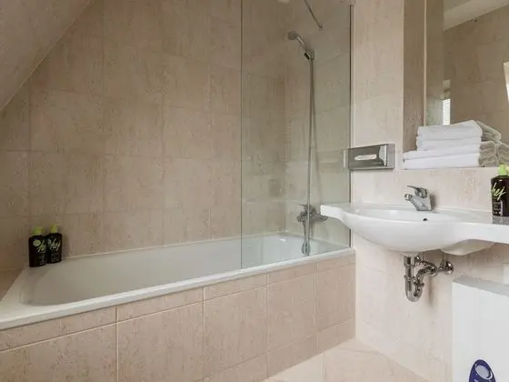 One-bedroom Duplex Suite L with balcony