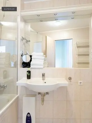 One-bedroom Suite L