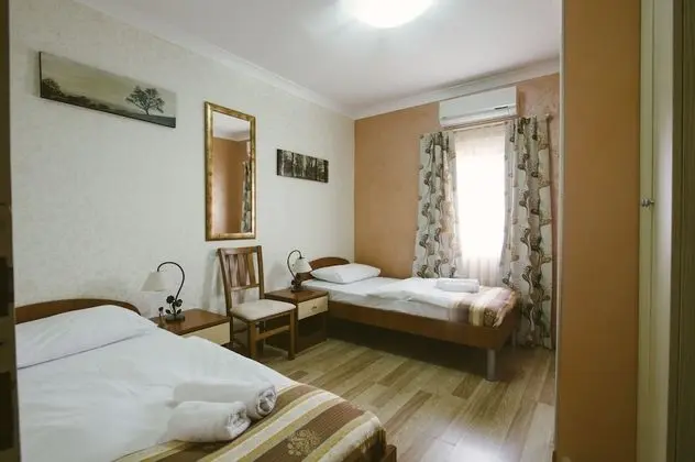 Comfort Tek Büyük veya İki Ayrı Yataklı Oda
