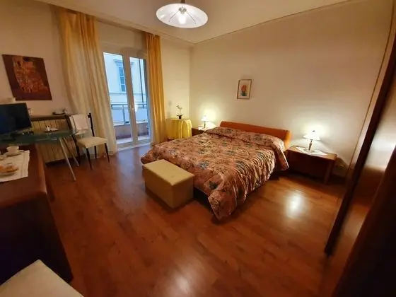 Romantic Tek Büyük Yataklı Oda, Ortak Banyo, Şehir Manzaralı