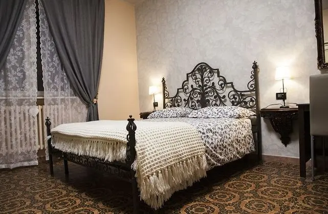 Deluxe Üç Kişilik Oda (Po)