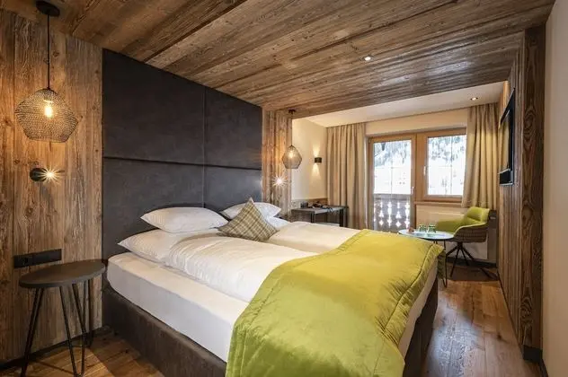 Deluxe Tek Büyük Yataklı Oda (Süd)