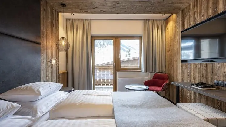 Deluxe Tek Büyük Yataklı Oda (Süd)