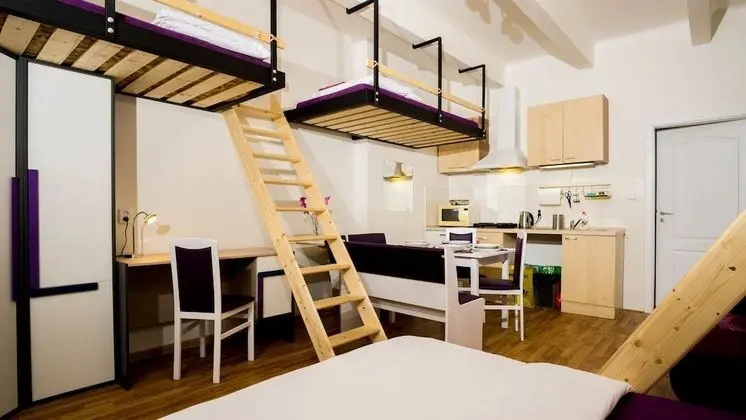 Classic Stüdyo, Şehir Manzaralı