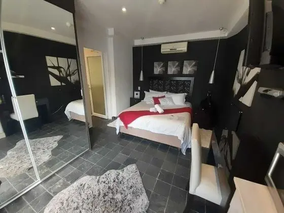 Deluxe Tek Büyük Yataklı Oda (Self catering)