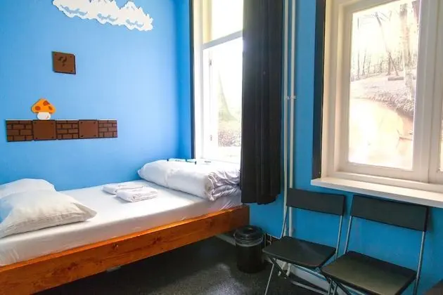 Tek Büyük Yataklı Oda, Ortak Banyo