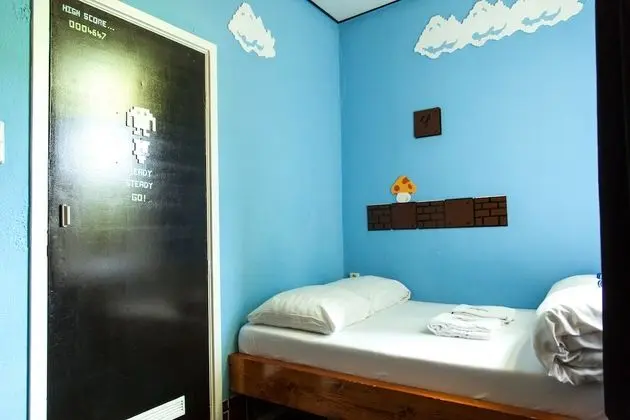 Tek Büyük Yataklı Oda, Ortak Banyo