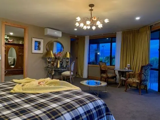 Luxury Süit, 1 En Büyük (King) Boy Yatak, Jakuzi, Göl Manzaralı