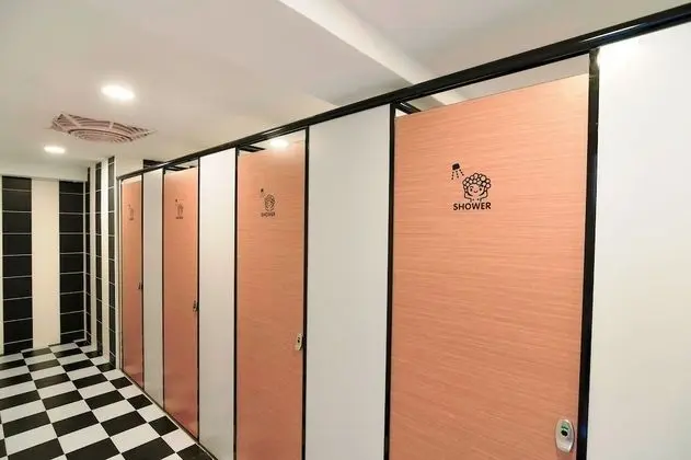 Luxury Tek Büyük Yataklı Oda (Female Only)