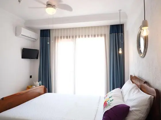 Çift Kişilik, Havuz Manzaralı