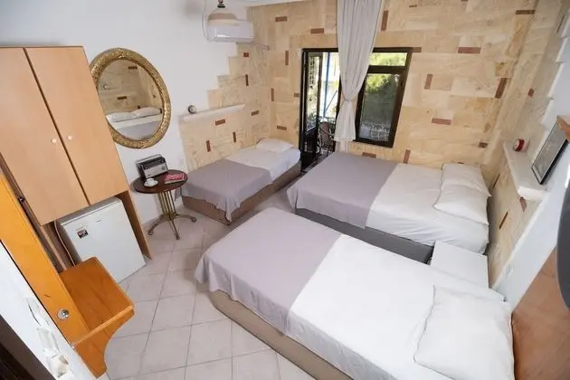 Üç Kişilik Oda