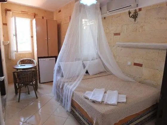Tek Kişilik, Kara Manzaralı