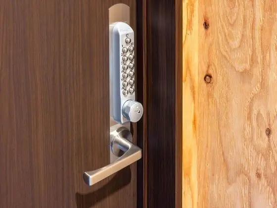 Ortak Ranzalı Oda, Sadece kadınlar için