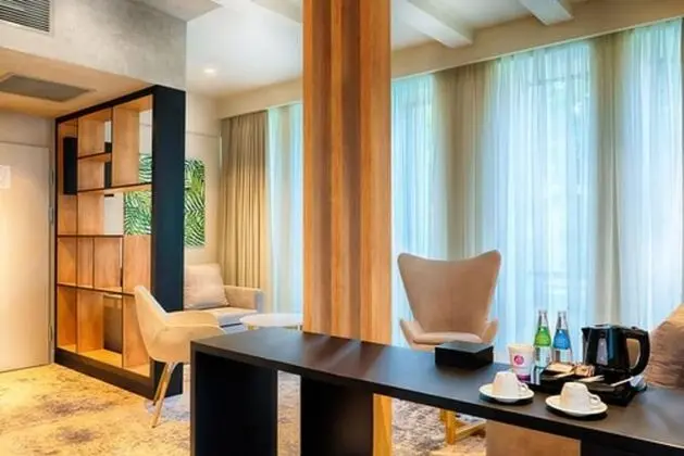 Deluxe Family Room