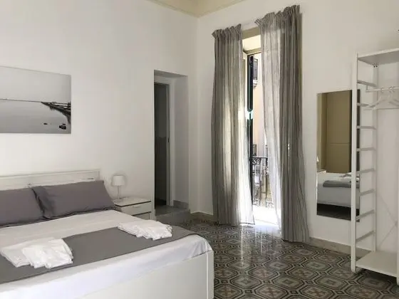 Deluxe Üç Kişilik Oda, Şehir Manzaralı (B)