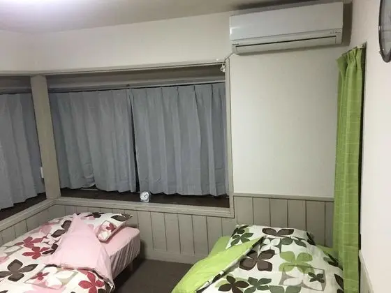 İki Ayrı Yataklı Oda, Sigara İçilmez, Ortak Banyo (Free Towel, Razor, Tooth Brush)