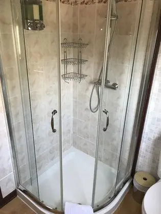 Tek Büyük Yataklı Oda, Banyolu/Duşlu (Bedroom 2)