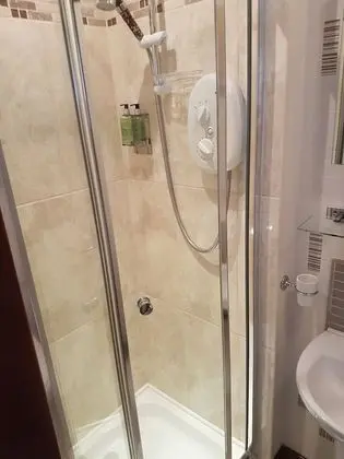 Tek Büyük Yataklı Oda, Banyolu/Duşlu (Bedroom 3)