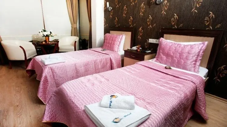  Standart Çift Kişilik veya İki Yataklı Oda
