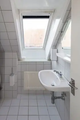 Tek Büyük Yataklı Oda, Ortak Banyo (Skråvej 6)