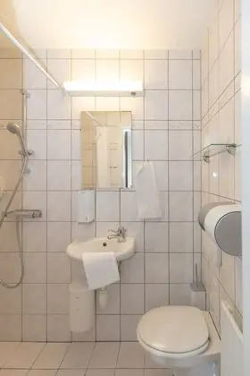 Basic Tek Büyük veya İki Ayrı Yataklı Oda