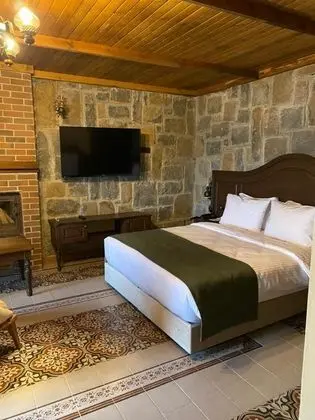 Deluxe Oda, Bahçe Manzaralı, Şömineli ve Balkonlu
