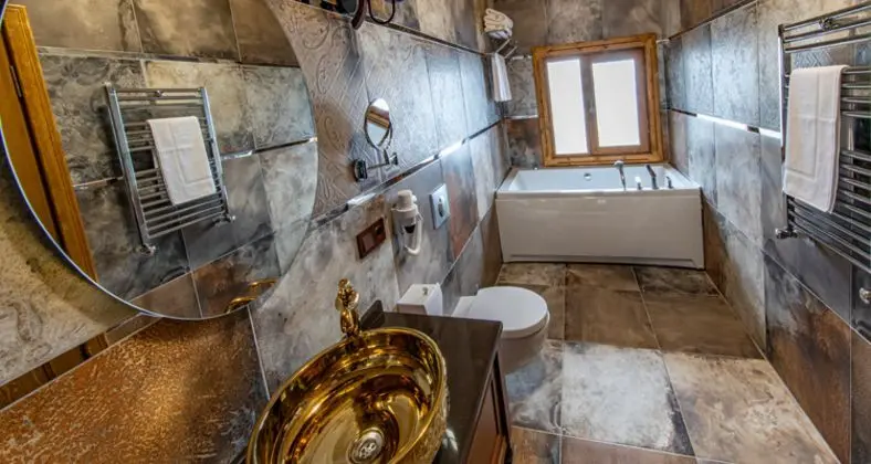 King Suite, Orman Manzaralı, Şömineli ve Jakuzili
