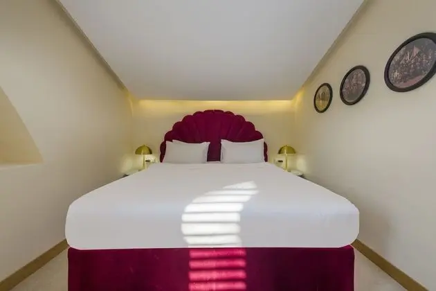 Deluxe Tek Büyük veya İki Ayrı Yataklı Oda