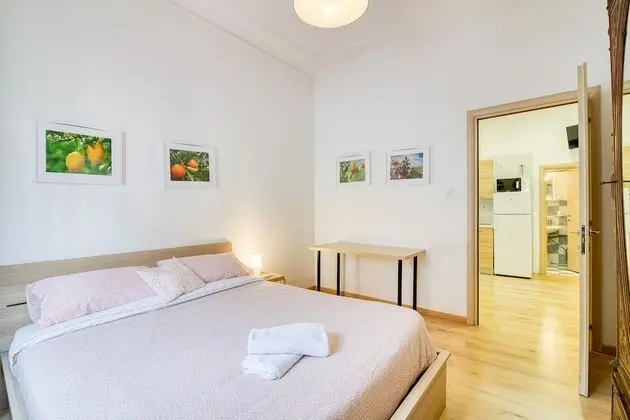 Standard Apart Daire, Birden Çok Yatak (Folklore House in Historical Catania)