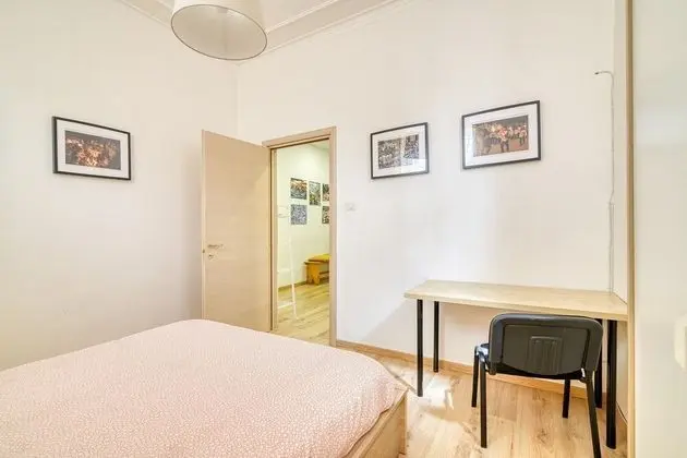 Standard Apart Daire, Birden Çok Yatak (Folklore House in Historical Catania)