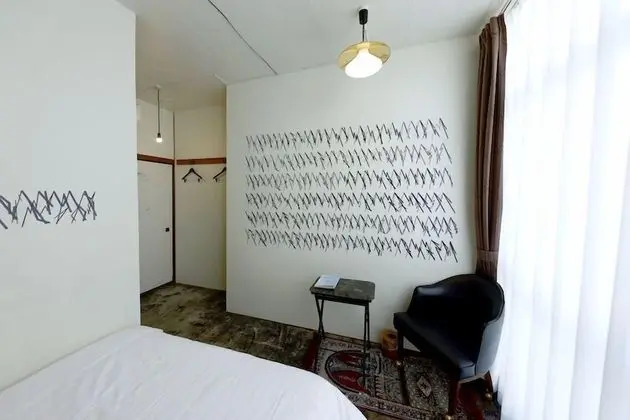 Tek Büyük Yataklı Oda, Ortak Banyo
