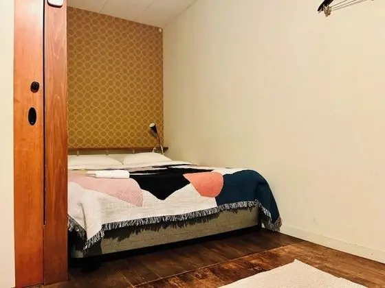 Tek Büyük Yataklı Oda, Ortak Banyo
