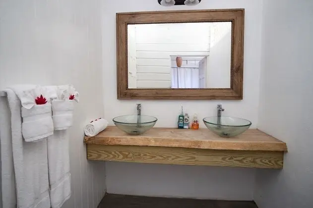One Bedroom Cottage w/ AC