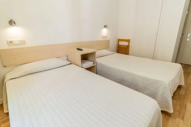 Tek Büyük veya İki Ayrı Yataklı Oda, Balkon