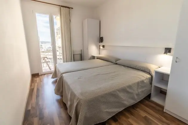 Tek Büyük veya İki Ayrı Yataklı Oda, Deniz Manzaralı