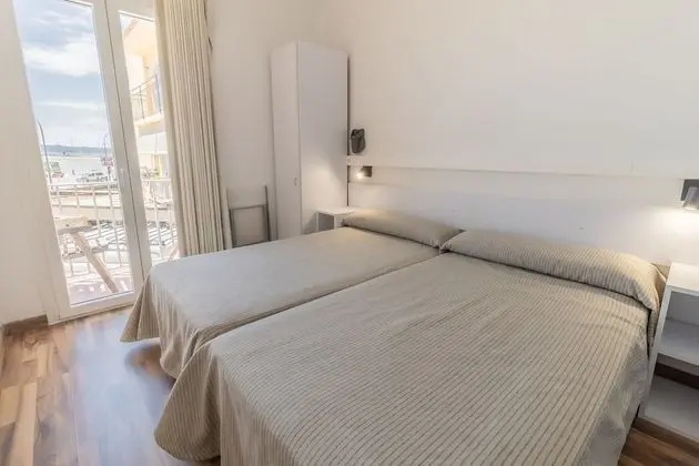 Tek Büyük veya İki Ayrı Yataklı Oda, Deniz Manzaralı