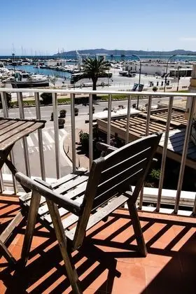 Tek Büyük veya İki Ayrı Yataklı Oda, Deniz Manzaralı