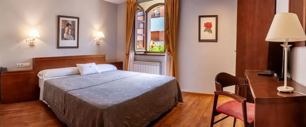 Comfort Tek Büyük veya İki Ayrı Yataklı Oda