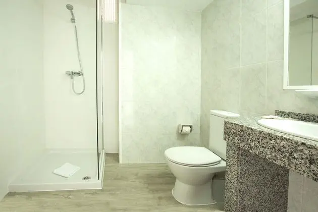 Tek Büyük Yataklı Oda, Balkon