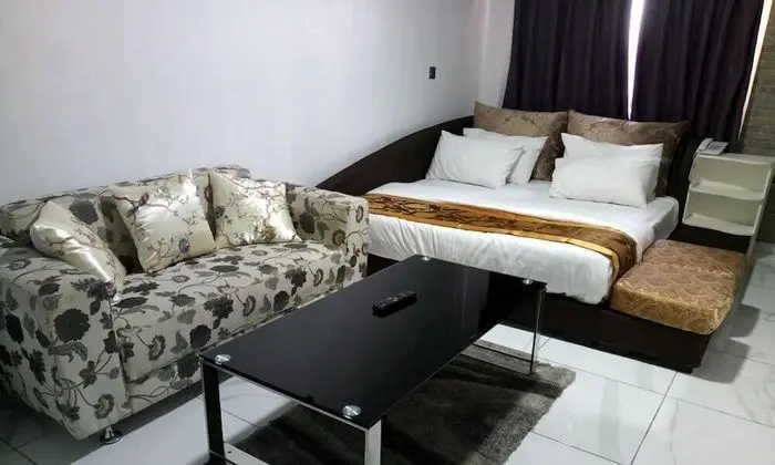 Standard Oda, 1 Büyük (Queen) Boy Yatak